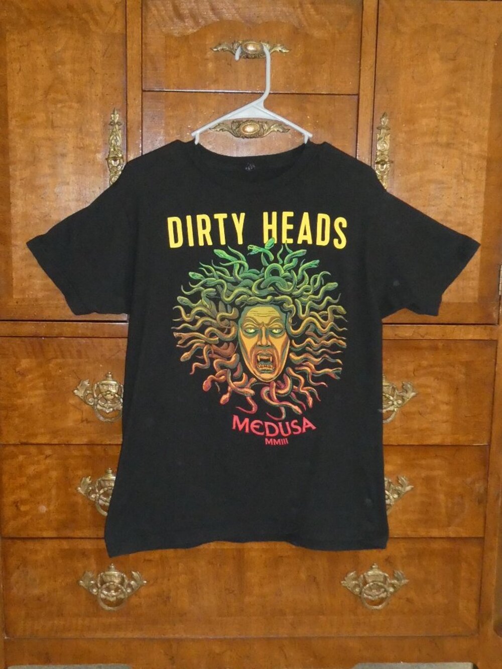Dirty Heads Band Roman Medusa Short Sleeve Black Unisex T-shirt Size Medium